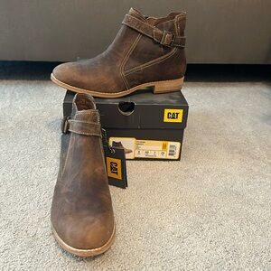 NIB CAT Women’s Footwear Mazzy Mid Boot Brown Sz 9